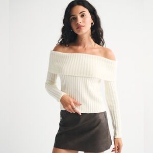 Abercrombie & Fitch Ribbed Off-Shoulder Cream Sweater